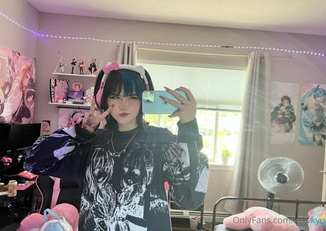 wuvkyu セックス女優 写真