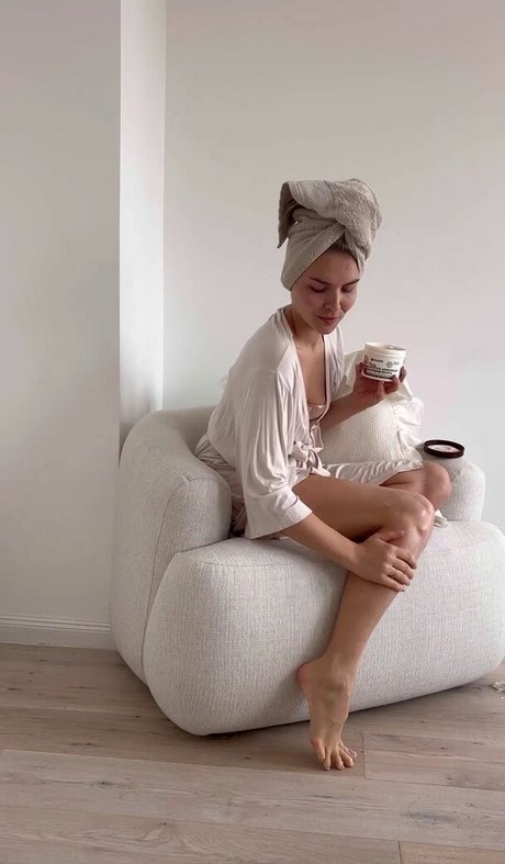 ブッシュ・オンリーファンズ セックス ギャラリー