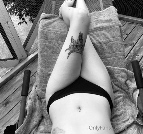 太ったシーメールOnlyFans エロチック 写真