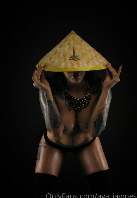 avajaymesfree セクシー女優 写真