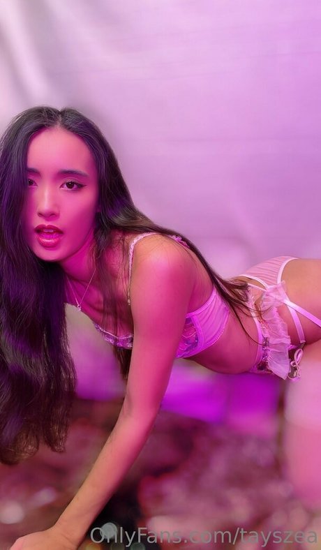 Tayszea スター ヌード 写真