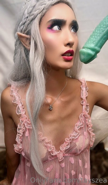 Tayszea ポルノスター 写真