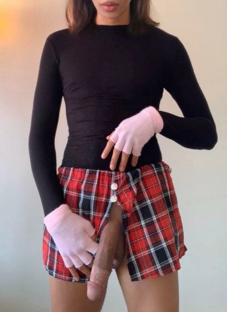 Ashley Tripp モデル ギャラリー