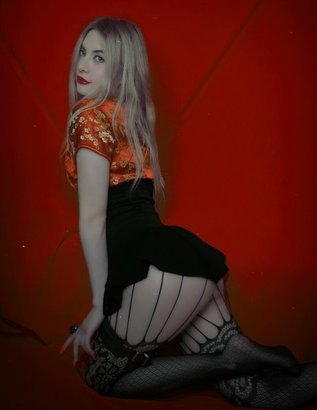 ASMR Onuri ポルノスター エロティック 写真