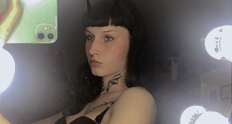 Nova Kayne ヌードモデル 画像