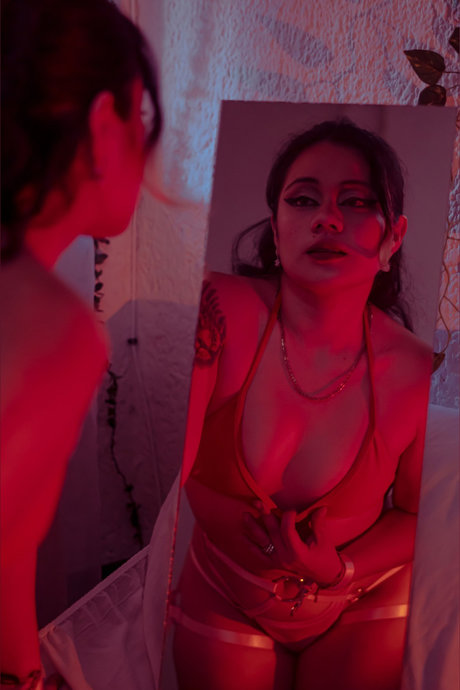 Genesis sarabia アートモデル 写真