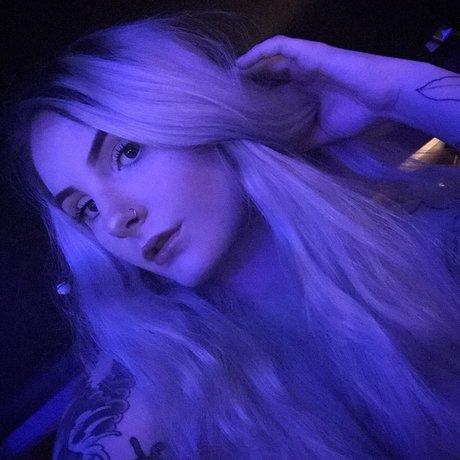 Casey James 可愛いモデル 写真