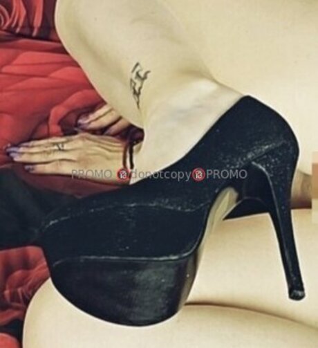 ポーグ xxx オンリーファンズ 美しい裸 写真