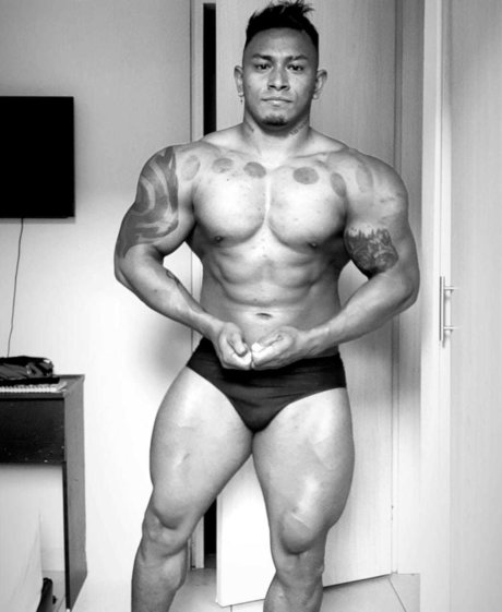 omar otero アダルト女優 写真