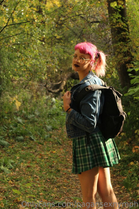 Kitten Nymph モデル 写真