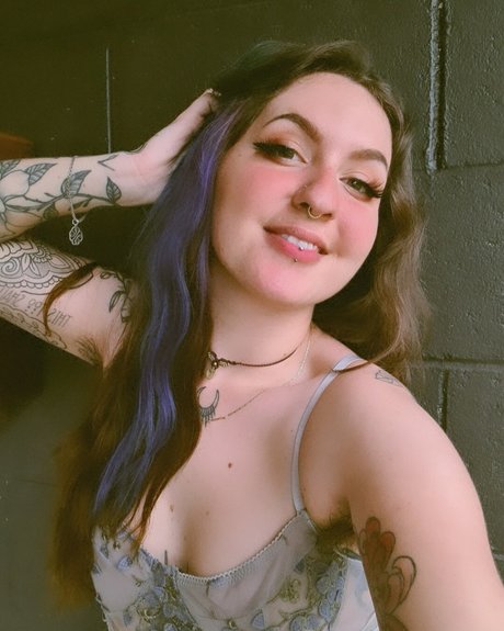 Pagan portal エロティックなポルノスター 写真