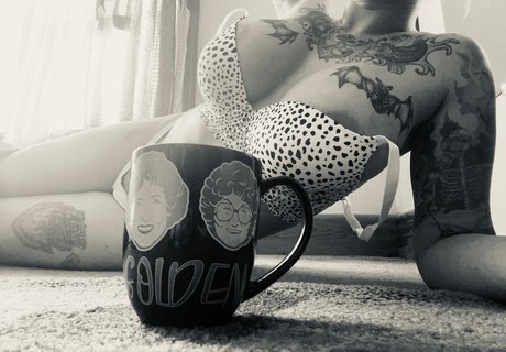 Oona Moon 無料のポルノスター 写真