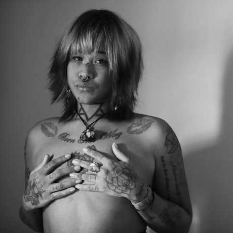 Patience TheBody アダルトモデル 写真