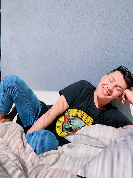 巨乳の黒人女性オンリーファンズ セクシーヌード 画像