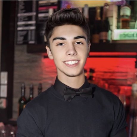 Oliver Knarf セックス女優 写真