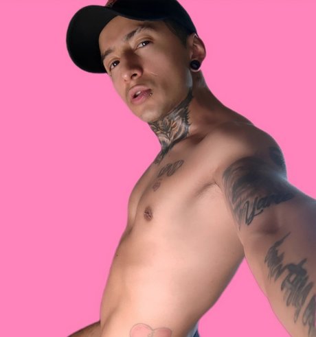 ゲイランジェリーOnlyFans セクシーヌード 写真