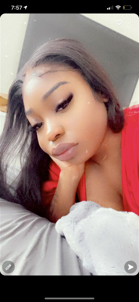 Coochy amp ampCream ポルノスター 裸 写真