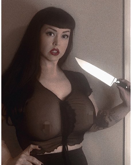 Pretty h8 Machine 高品質のポルノスター 画像