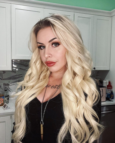 マイクロTバックOnlyFans セクシー裸 ギャラリー