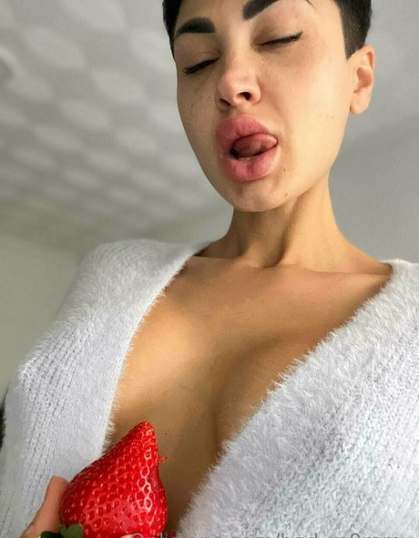 小柄で大きなお尻のOnlyFans ホットポルノ 写真