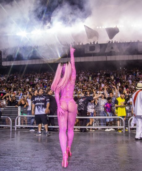 熟女クーガーオンリーファンズ ポルノ 写真