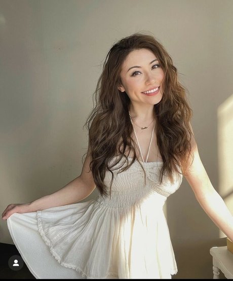 Sasha Emiri ポルノスター 写真