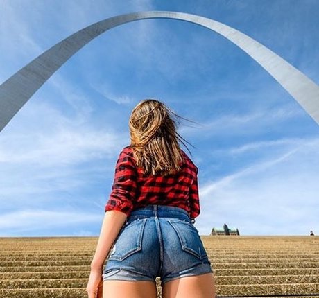 Sasha Emiri 高品質のポルノスター ギャラリー