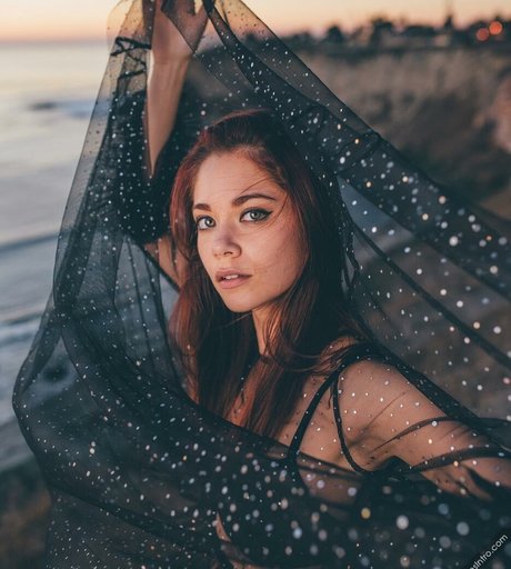 Melodi Flack アートポルノスター 写真