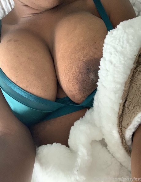 パフィーオンリーファンズ ポルノ 写真