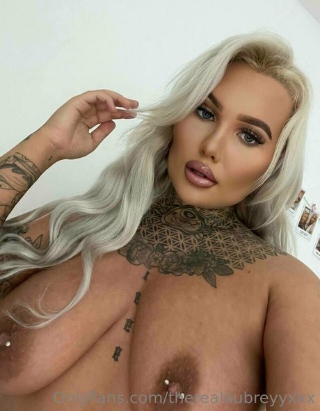 inkedblondieeee スター アーカイブ