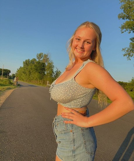 Anya Marie セックススター ギャラリー