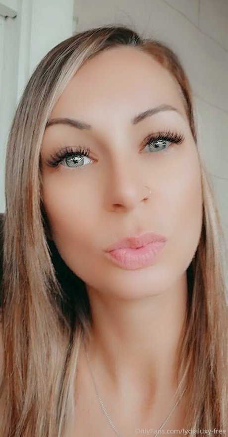 lydialuxyfree ポルノスター 画像