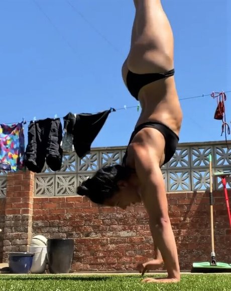 Alice Tai セックスポルノスター 写真