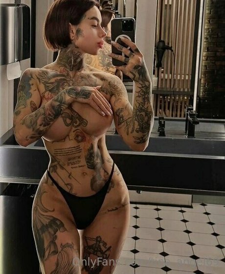 小人ヌードオンリーファンズ アートヌード 画像