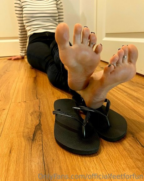 officialfeetforfun ヌードモデル 写真