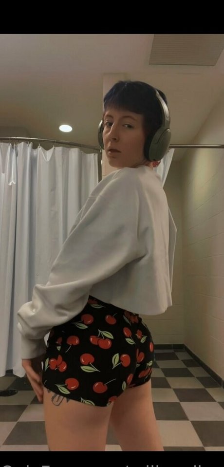 milkandhoney1201 女優 画像