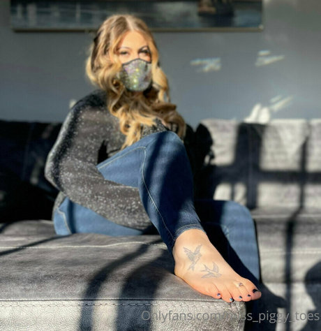 逆騎乗位 オンリーファンズ 美しいxxx 写真