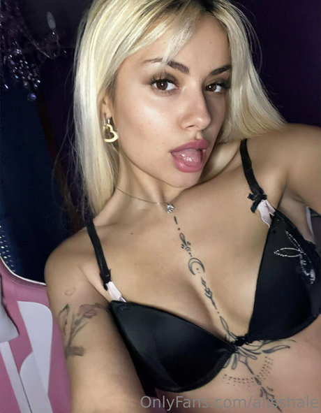 alisshale エロティックモデル 画像