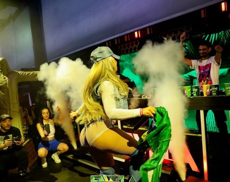 太めのブロンドオンリーファンズ パーフェクト 写真