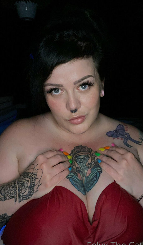 felyxfree ヌードスター 写真