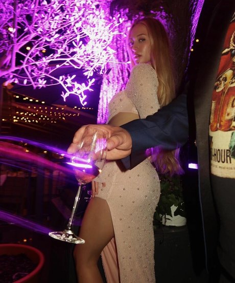 OnlyFansの写真 ポルノ 写真