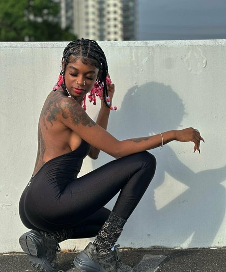 yungyannahfetish トップ女優 ギャラリー