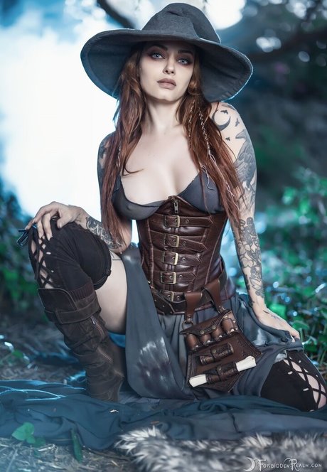 Genevieve ポルノモデル 画像