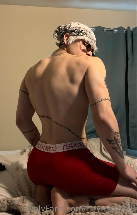 heyjojo2020 裸のポルノスター 写真