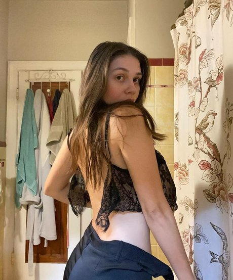 Maddy Mahmoudi 独占モデル 画像