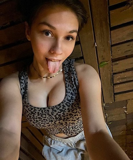 肉厚マンコオンリーファンズ ポルノ 画像