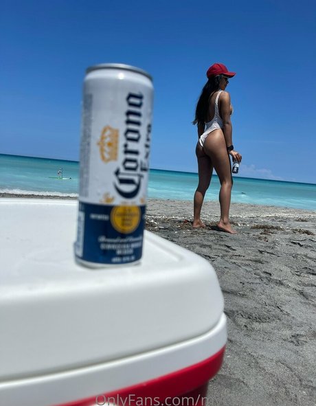 巨尻オンリーファン ヌード 写真