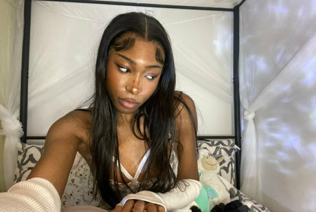 ロシアのお母さんOnlyFans アートポルノ 写真