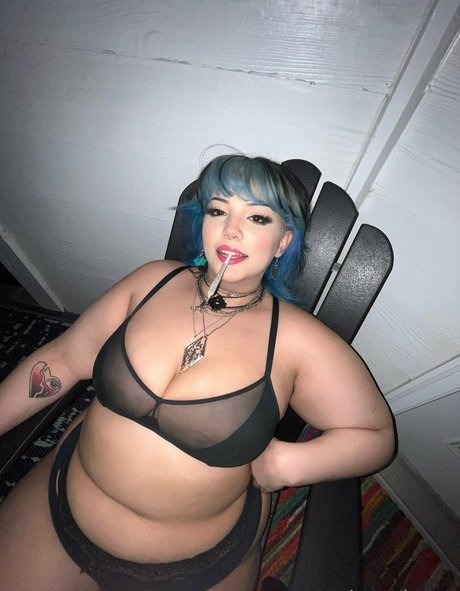 曲線美の女の子オンリーファンズ 無料セックス 写真