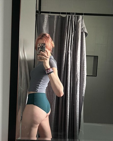 熟女乱交OnlyFans xxx 画像